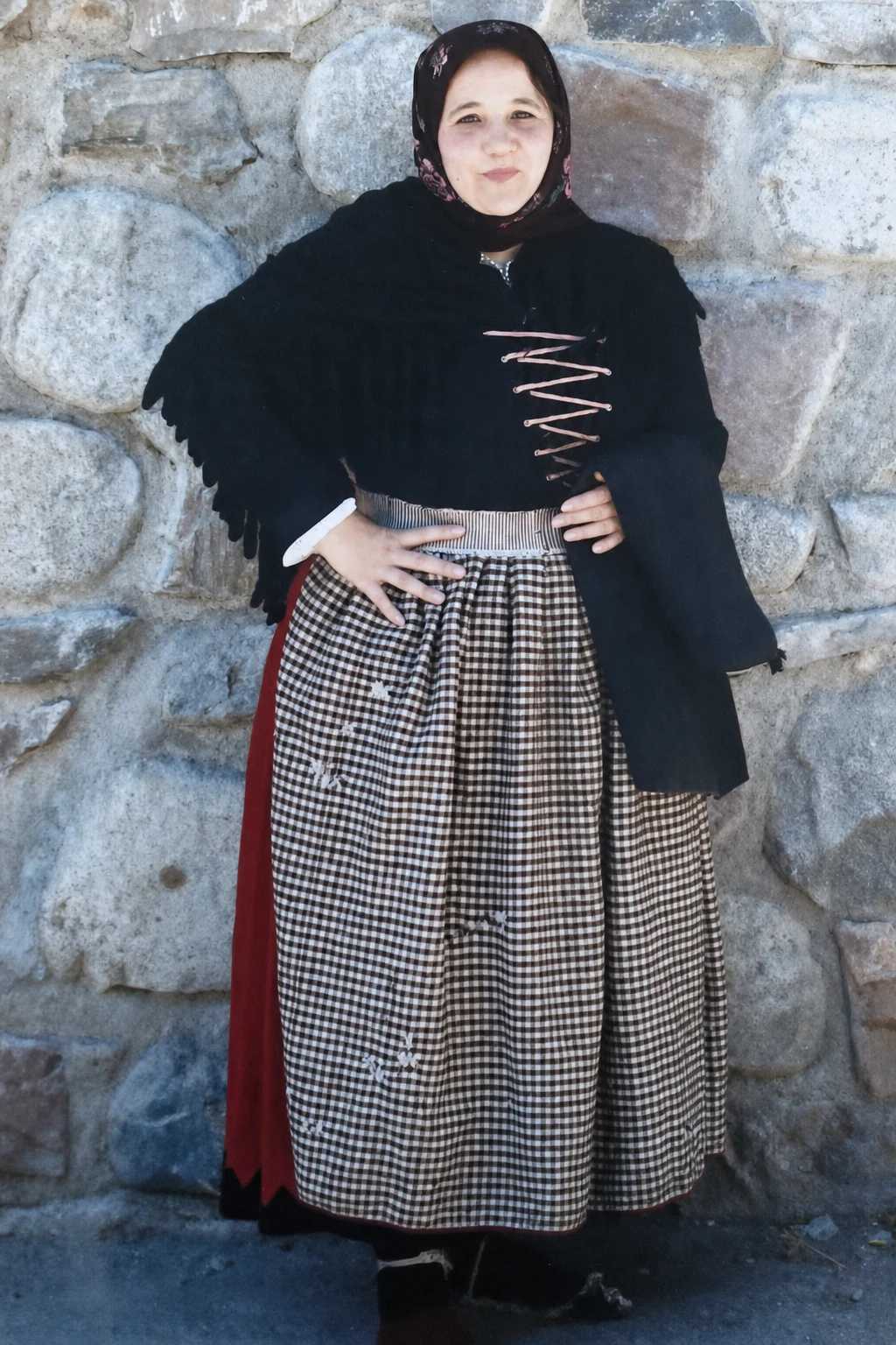 María Isabel con el traje tradicional del Bal de Chistau